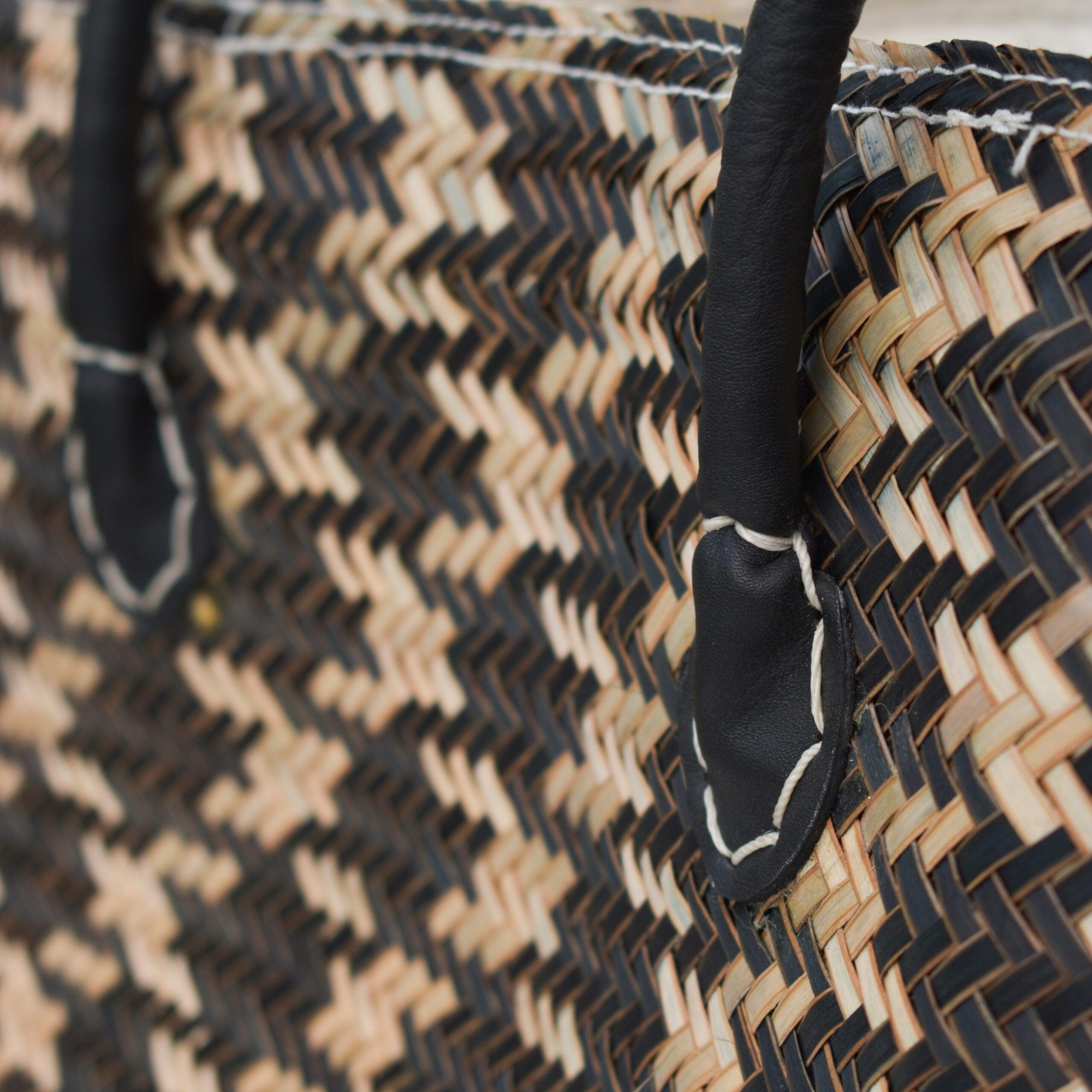 Buy Beach Bag Purse for Women, Natural Hand-woven Rectangular Wicker Handbag,  Pearl Basket Purse, Retro Summer Straw Tote Bag, Rectangular, Large at  Amazon.in